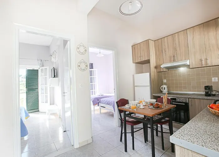 Angela's House By The Sea Appartement Marathias